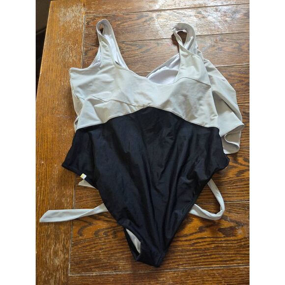 Summersalt The Perfect Wrap One-Piece in  Sea Urchin & White Sand sz 22 - Picture 5 of 5